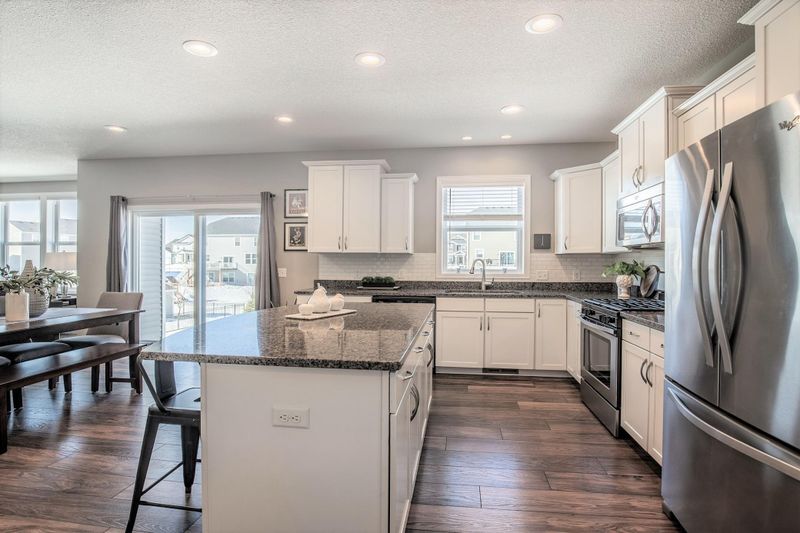 8293 Balsam Ln N, Maple Grove, MN 55369