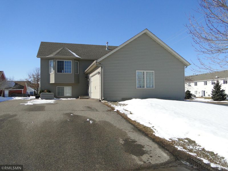 1300 Birch Ct, Farmington, MN 55024