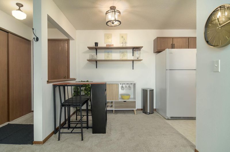 7675 142nd St W #211C, Apple Valley, MN 55124