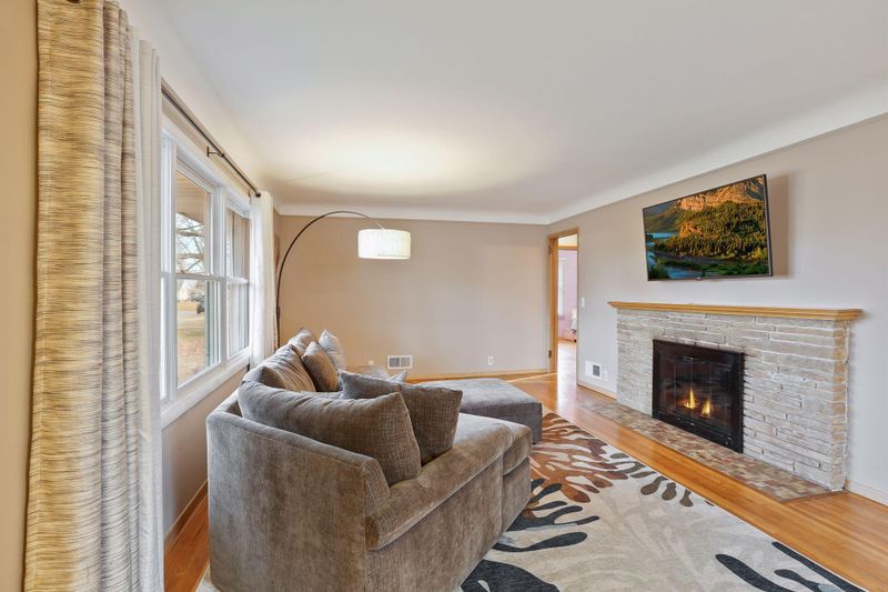 3536 Abbott Ave N, Robbinsdale, MN 55422