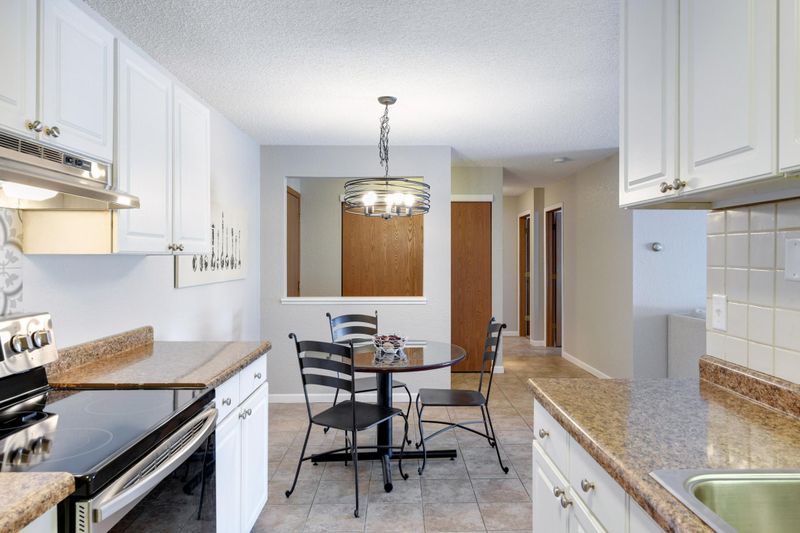 7759 142nd St W #103A, Apple Valley, MN 55124