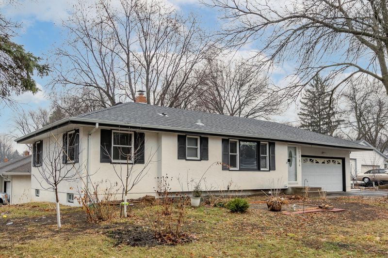 2184 Charles St N, North Saint Paul, MN 55109
