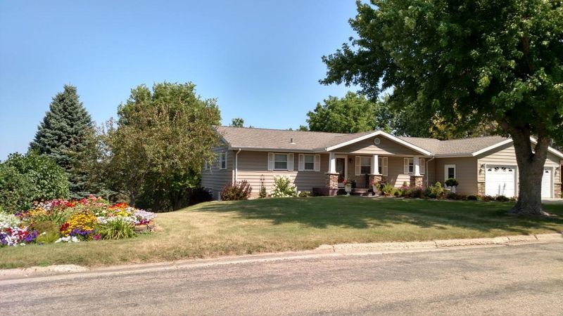 309 Lakeview St S, Lake Benton, MN 56149