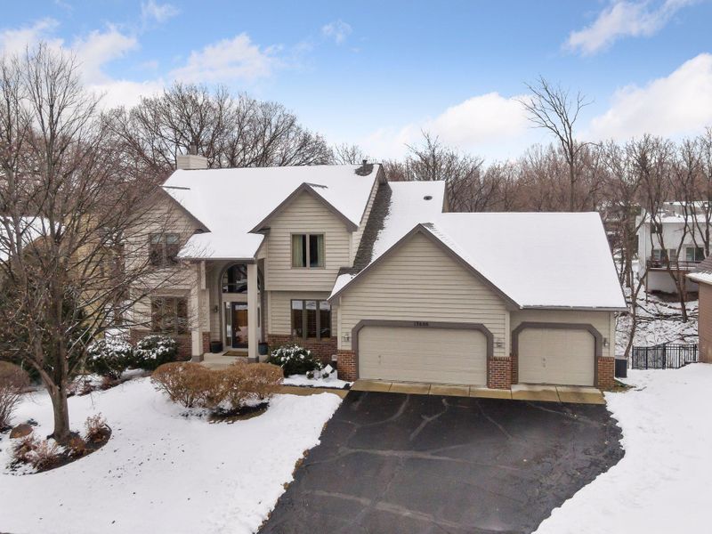 13606 Glasgow Ln, Apple Valley, MN 55124