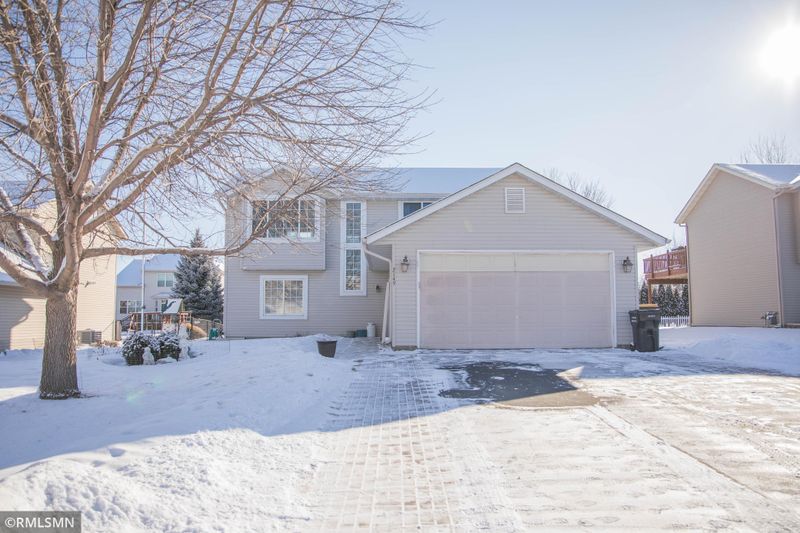 2149 Staghorn Dr, Shakopee, MN 55379
