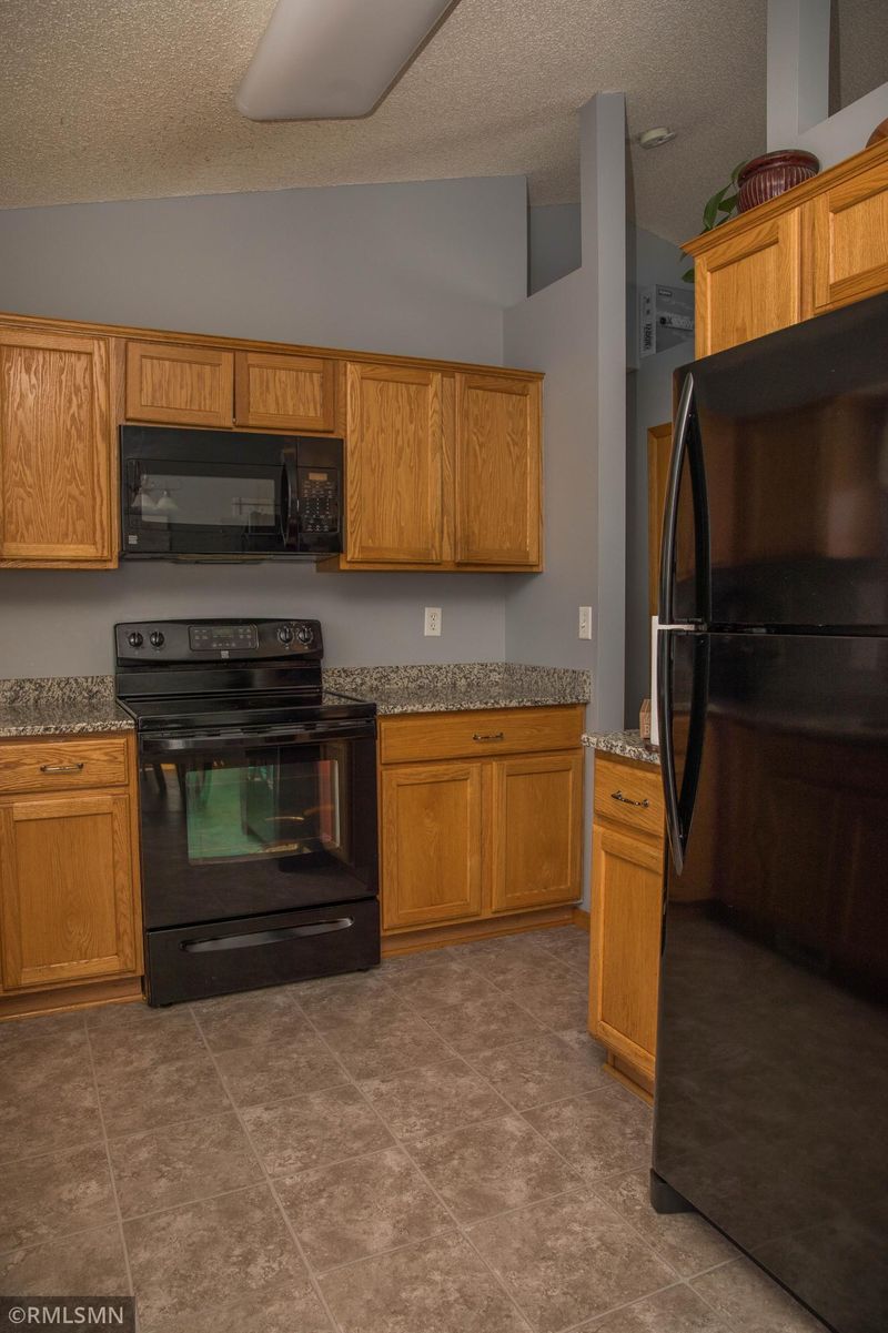 2149 Staghorn Dr, Shakopee, MN 55379
