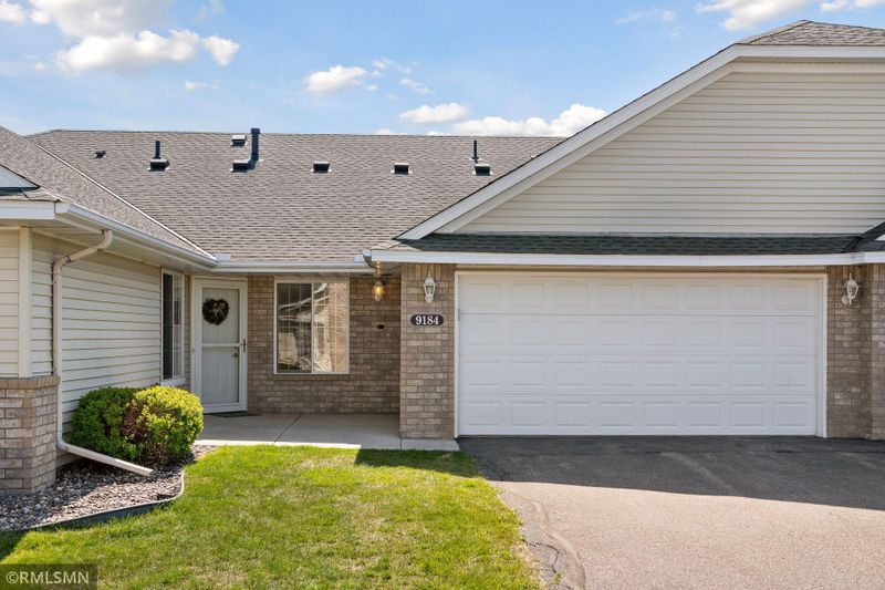 9184 Larkspur Glade, Maple Grove, MN 55311