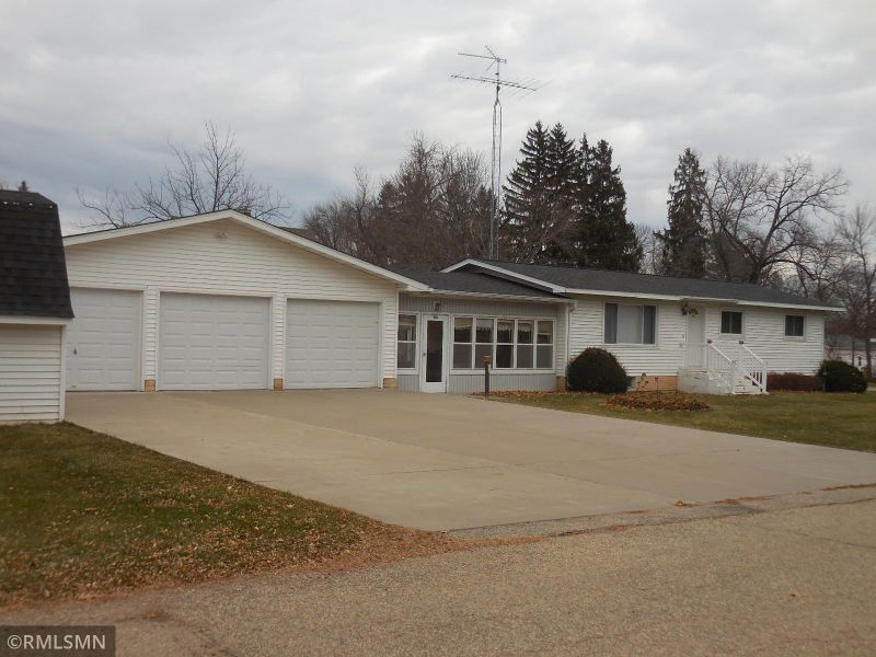 402 6th St, Pepin, WI 54759