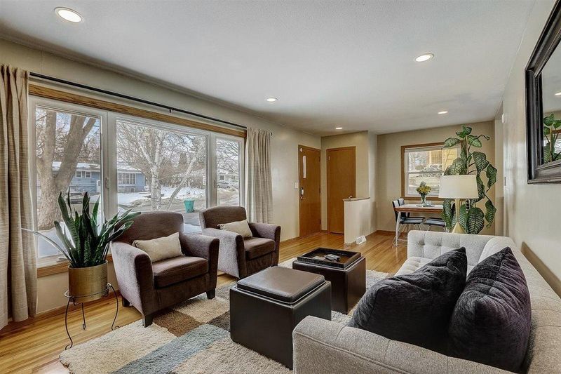 1435 Ford Rd, Saint Louis Park, MN 55305