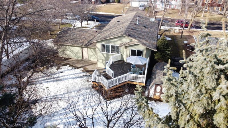 2460 Brenner Ave E, Maplewood, MN 55109