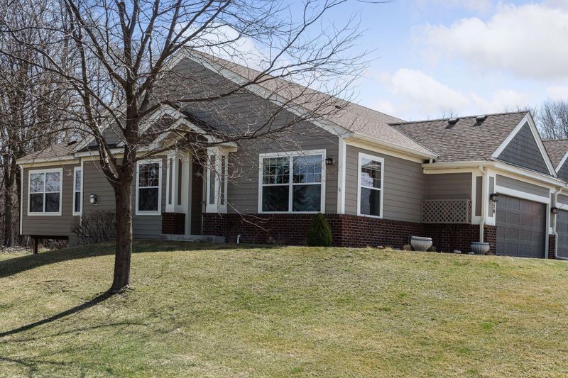 970 Daylily Dr, Victoria, MN 55386