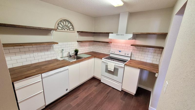 3155 Coachman Rd #373, Eagan, MN 55121