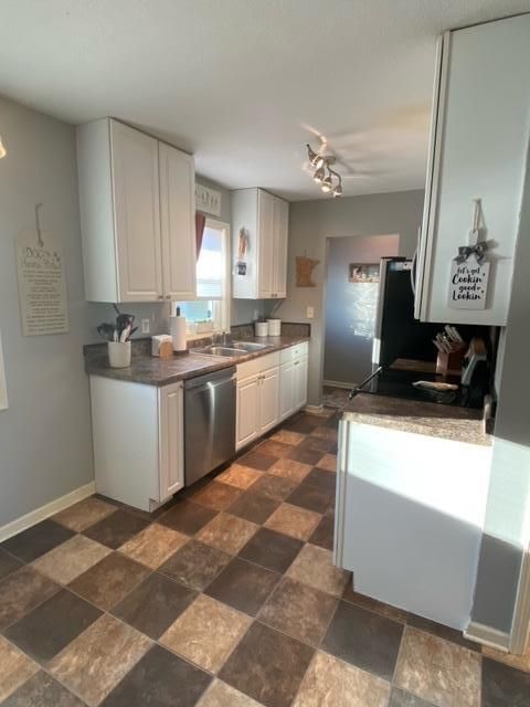6088 Yukon Ave N, New Hope, MN 55428
