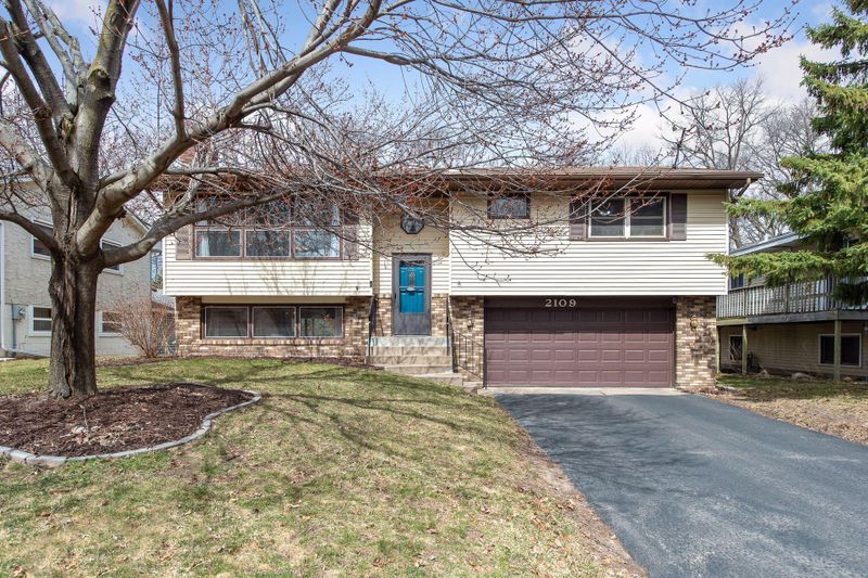 2109 Burke Ave E, North Saint Paul, MN 55109