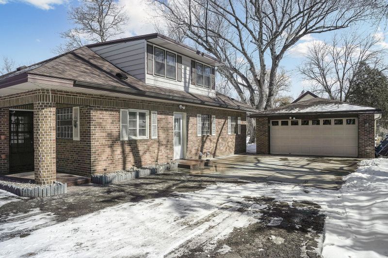 3010 Edgerton St, Little Canada, MN 55117