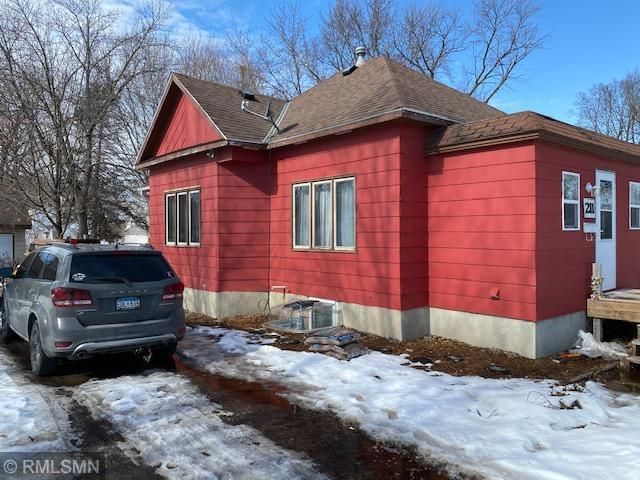 211 N Swift Ave, Litchfield, MN 55355