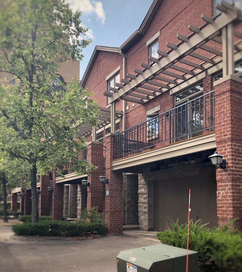 126 Bank St SE, Minneapolis, MN 55414