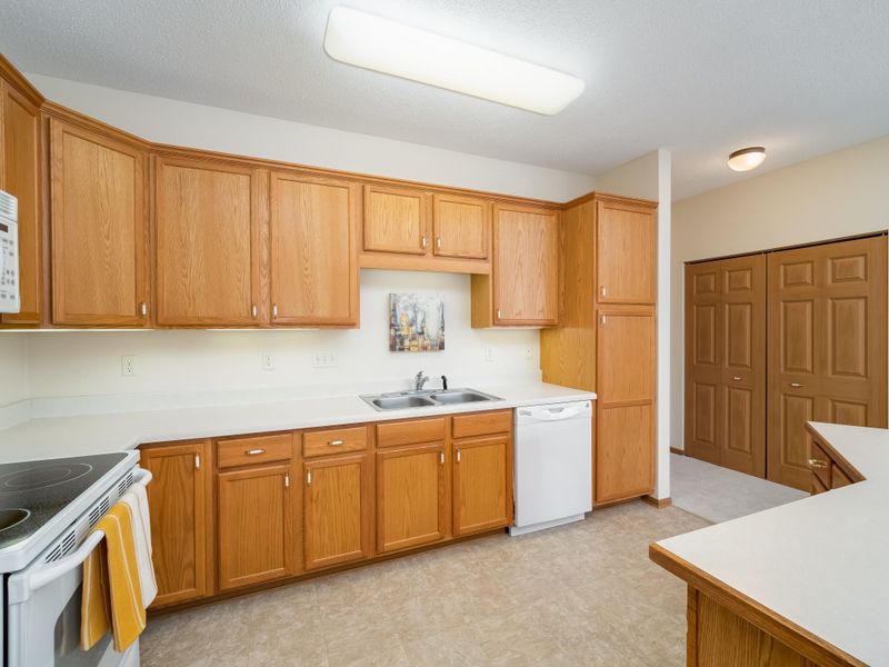 8341 Lyndale Ave S #223, Bloomington, MN 55420