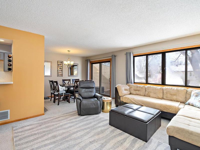8434 Morgan Ln, Eden Prairie, MN 55347