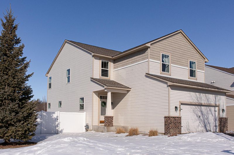 738 Lenox Dr, Waconia, MN 55387