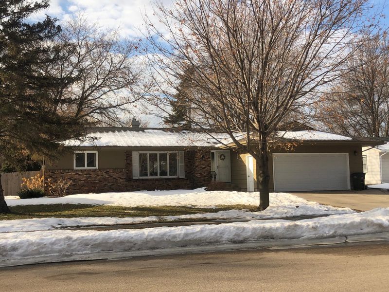 804 11th Ave SE, Willmar, MN 56201