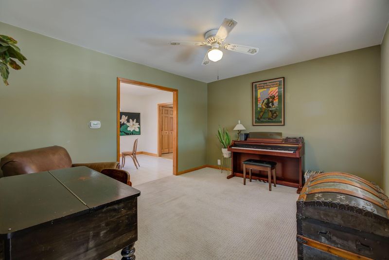 1283 County Road C E, Maplewood, MN 55109