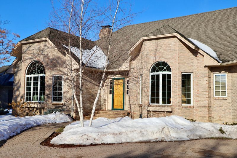 814 Mayflower Ct, Northfield, MN 55057