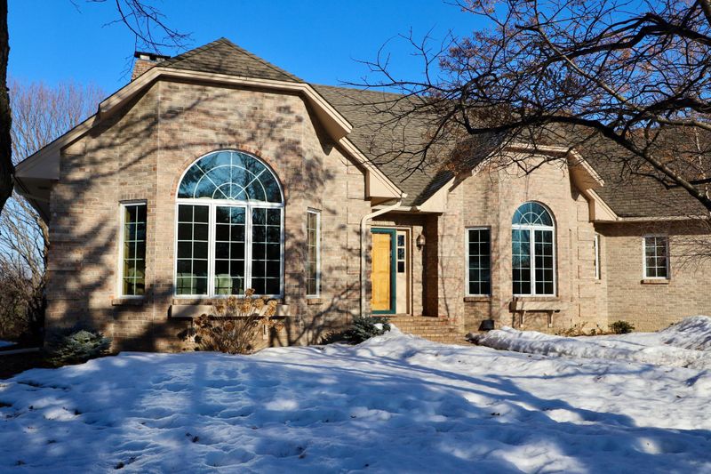 814 Mayflower Ct, Northfield, MN 55057