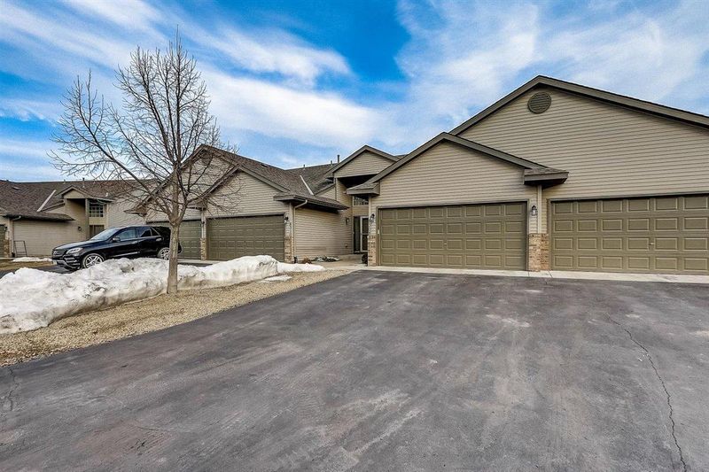 8308 Parkview Ave NE, Otsego, MN 55330