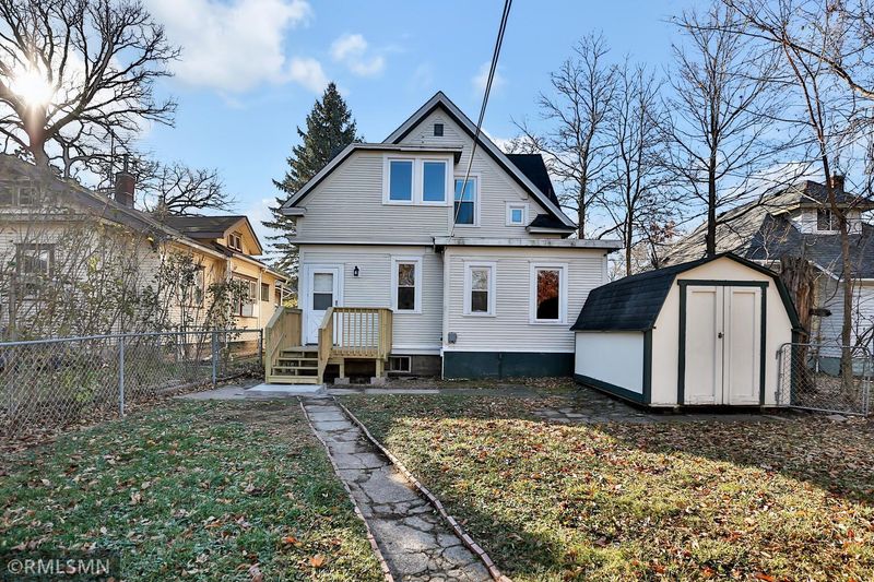 1571 7th St E, Saint Paul, MN 55106