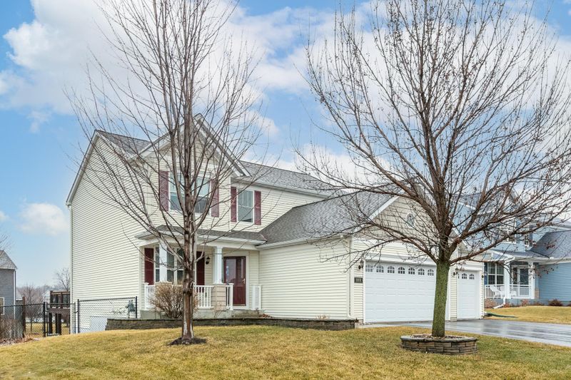 1801 Penstemon Ln, Shakopee, MN 55379