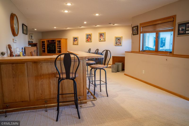 1015 Lilac Ct, Shakopee, MN 55379