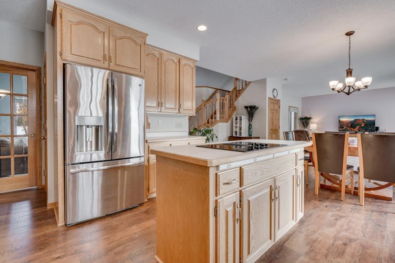 8213 Niagara Ln N, Maple Grove, MN 55311