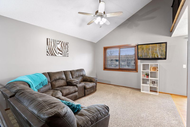 1253 Greenbriar Ct #2, White Bear Lake, MN 55110