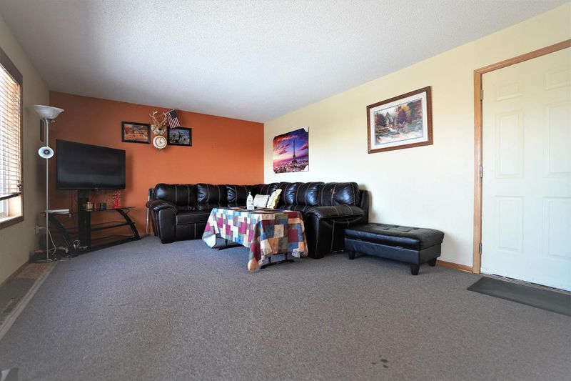 9008 N Jensen Ave S, Cottage Grove, MN 55016