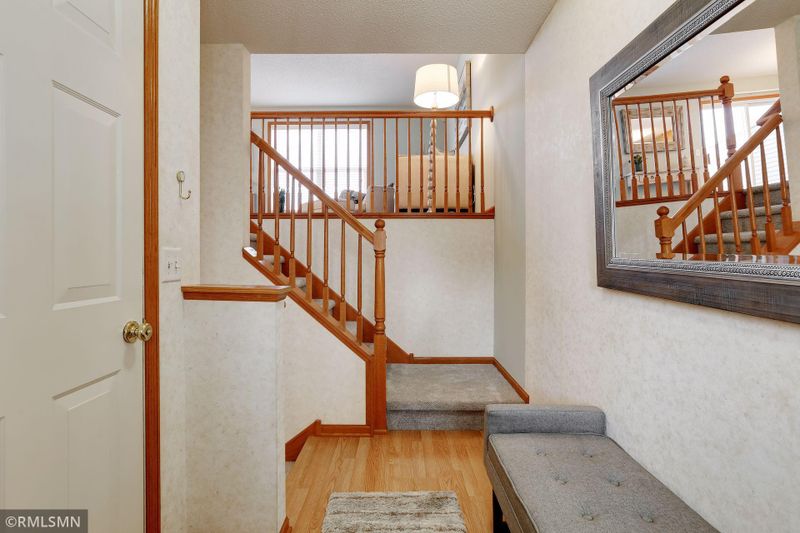 306 Campfire Curve, Chaska, MN 55318