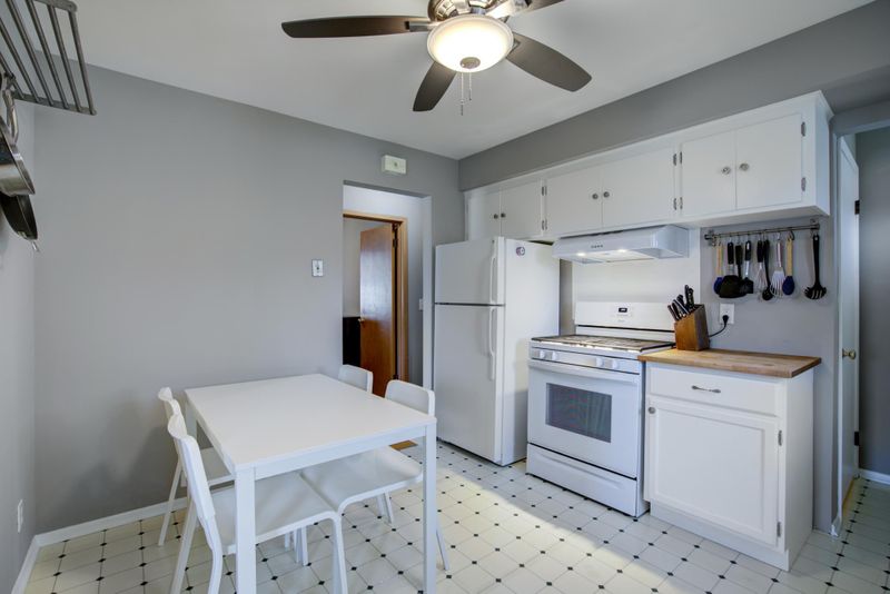 4800 Old Cedar Lake Rd, Saint Louis Park, MN 55416