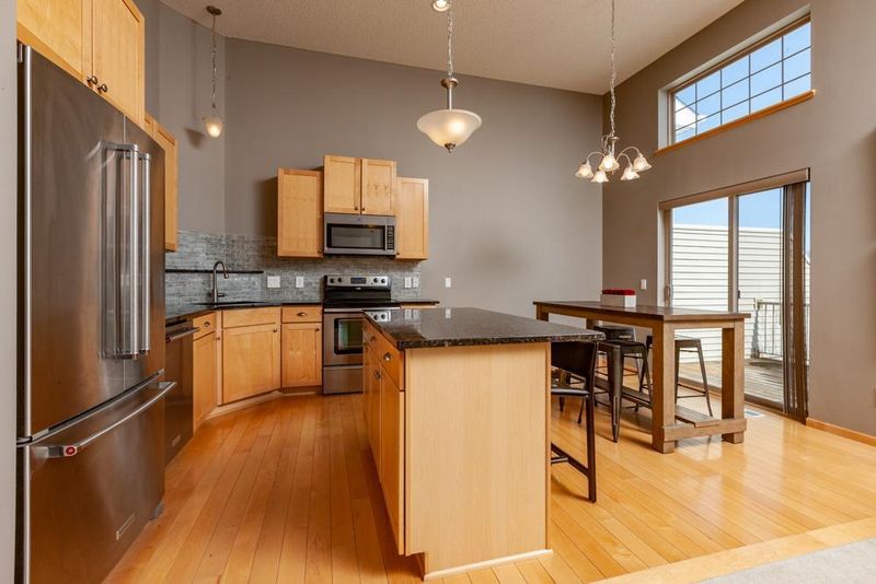 3155 Frontier Dr, Woodbury, MN 55129