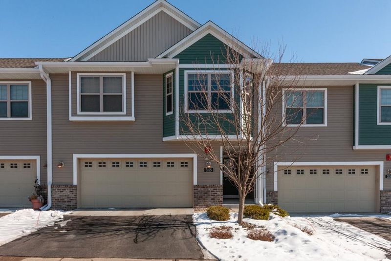 3155 Frontier Dr, Woodbury, MN 55129