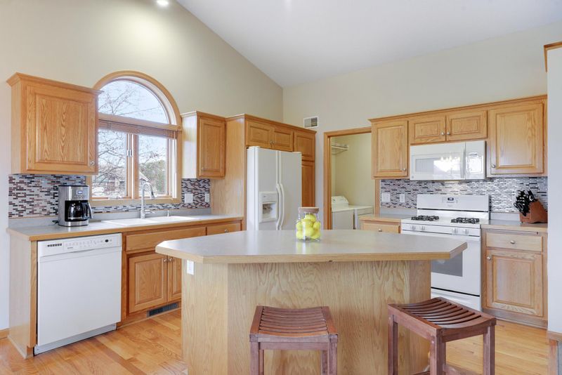 12876 295th St, Lindstrom, MN 55045