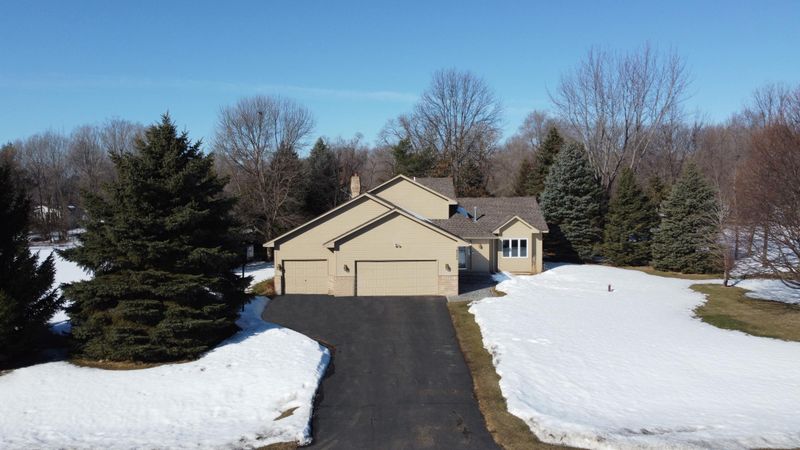 14220 Raspberry Dr, Rogers, MN 55374