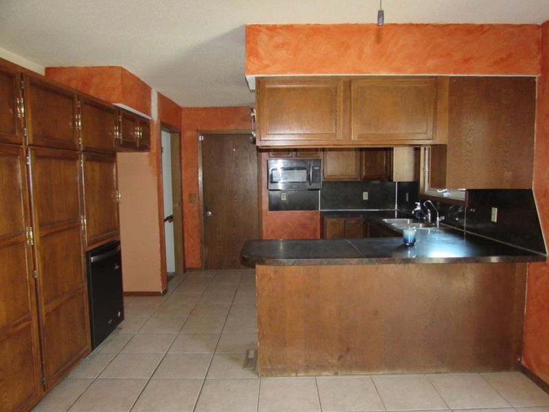 1214 Hickory St, Fairmont, MN 56031
