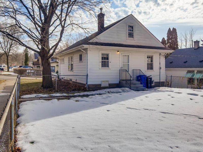 515 Maryland Ave E, Saint Paul, MN 55130