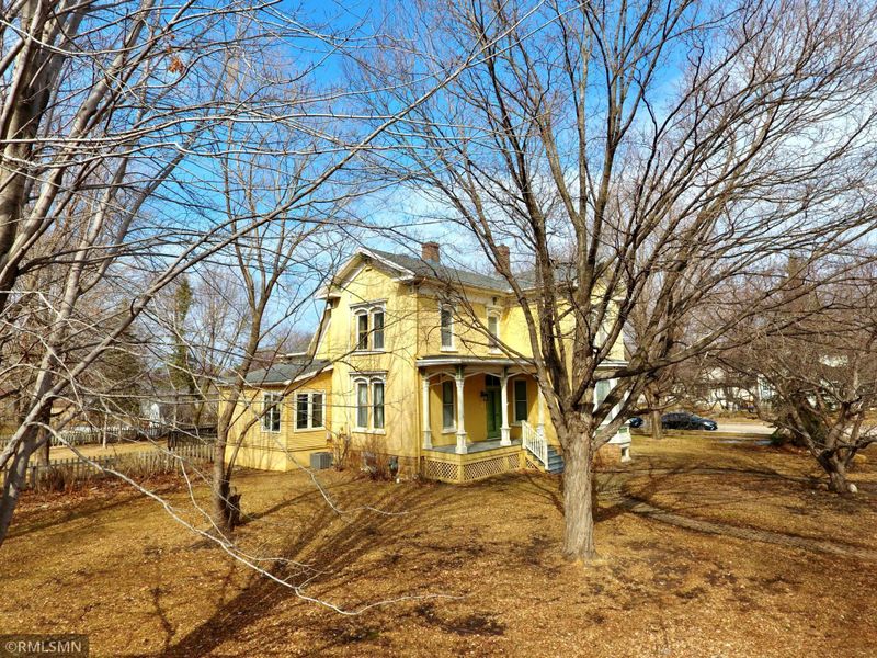 220 N Minnesota Ave, Saint Peter, MN 56082