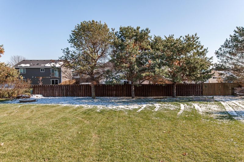 807 Champagne Ct, Pine Island, MN 55963