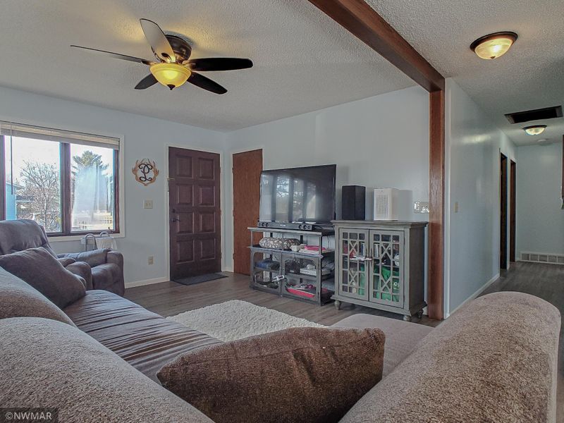 1011 7th St SE, Bemidji, MN 56601
