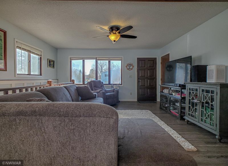 1011 7th St SE, Bemidji, MN 56601