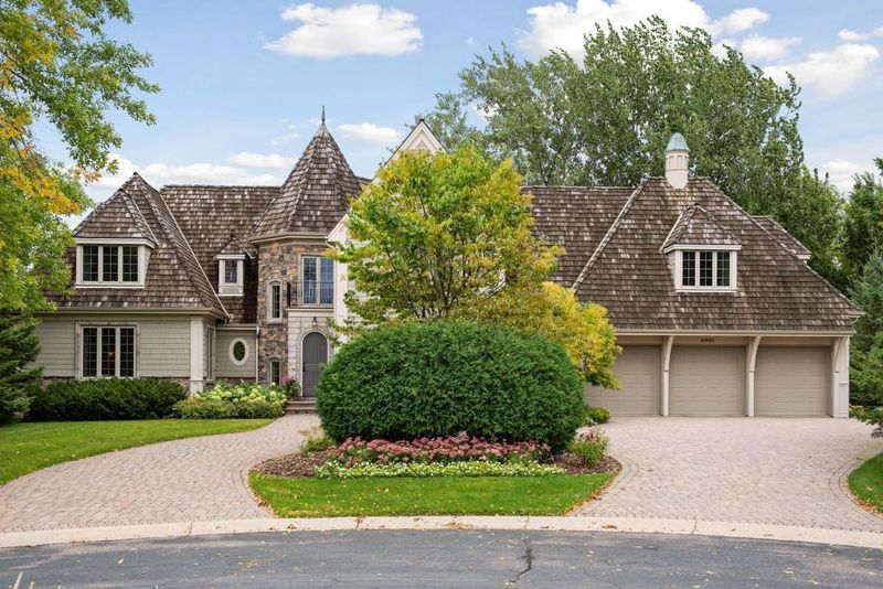6401 Landings Ct, Excelsior, MN 55331
