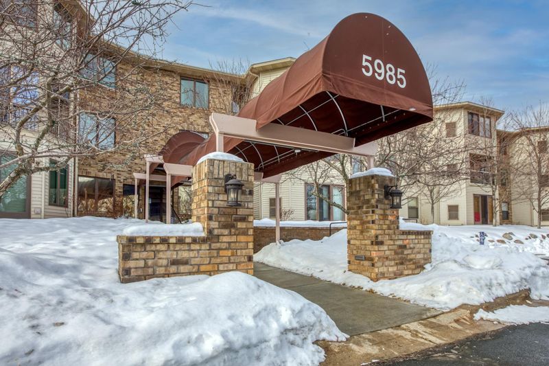 5985 Rowland Rd #210, Minnetonka, MN 55343