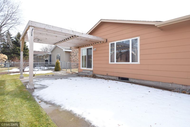 10010 96th Pl N, Maple Grove, MN 55369